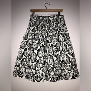 🔥 EUC Prada- Womens Knee Length Cotton Skirt- Floral Design with Prada Logo